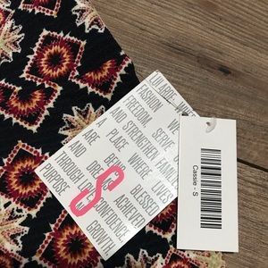 😎 NWT LuLaRoe Cassie Pencil Skirt